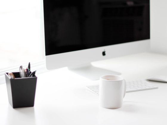 mac compute white desk