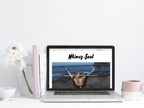 blogging tips flower laptop flatlay