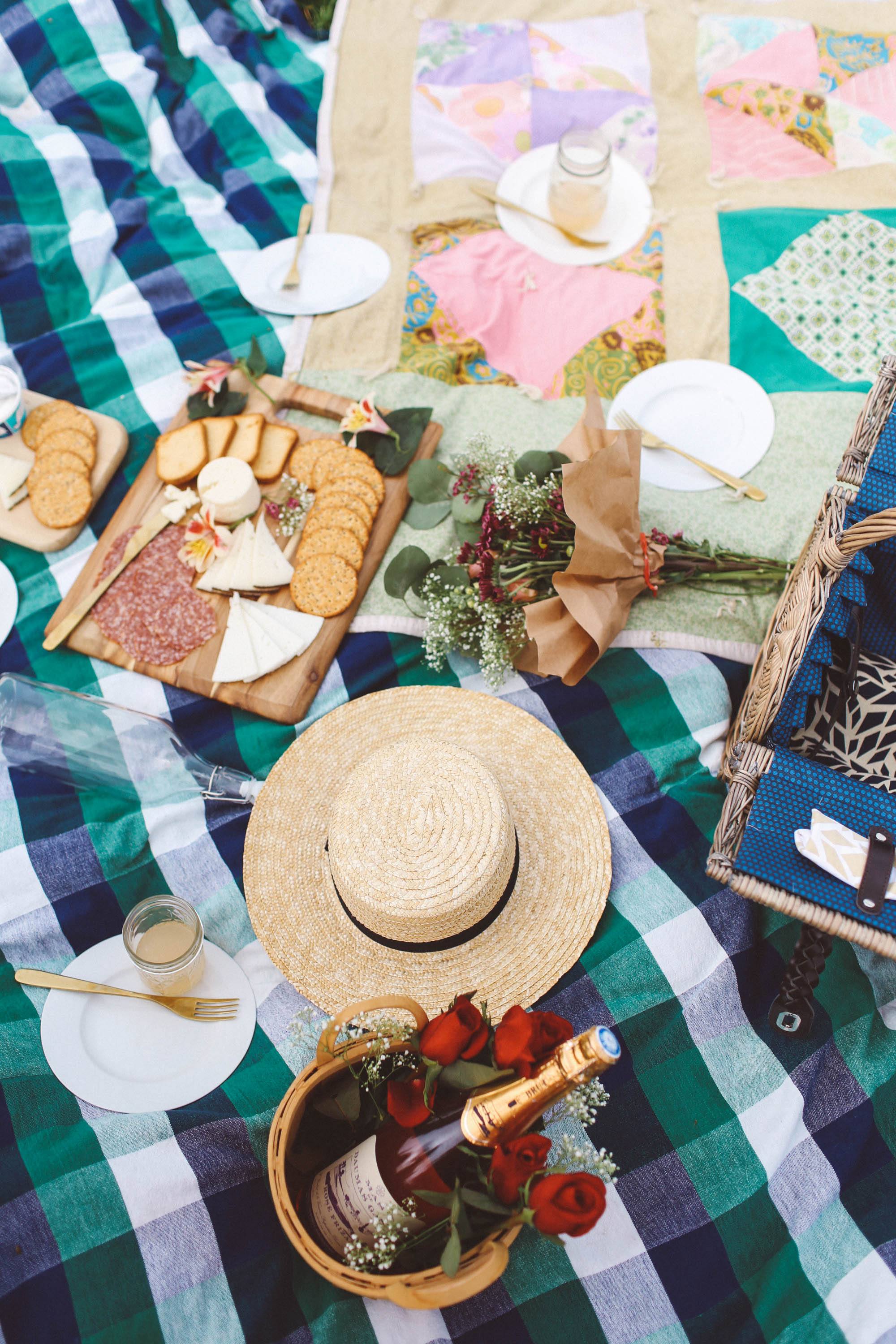 Galentine's Day photoshoot idea picnic san francisco