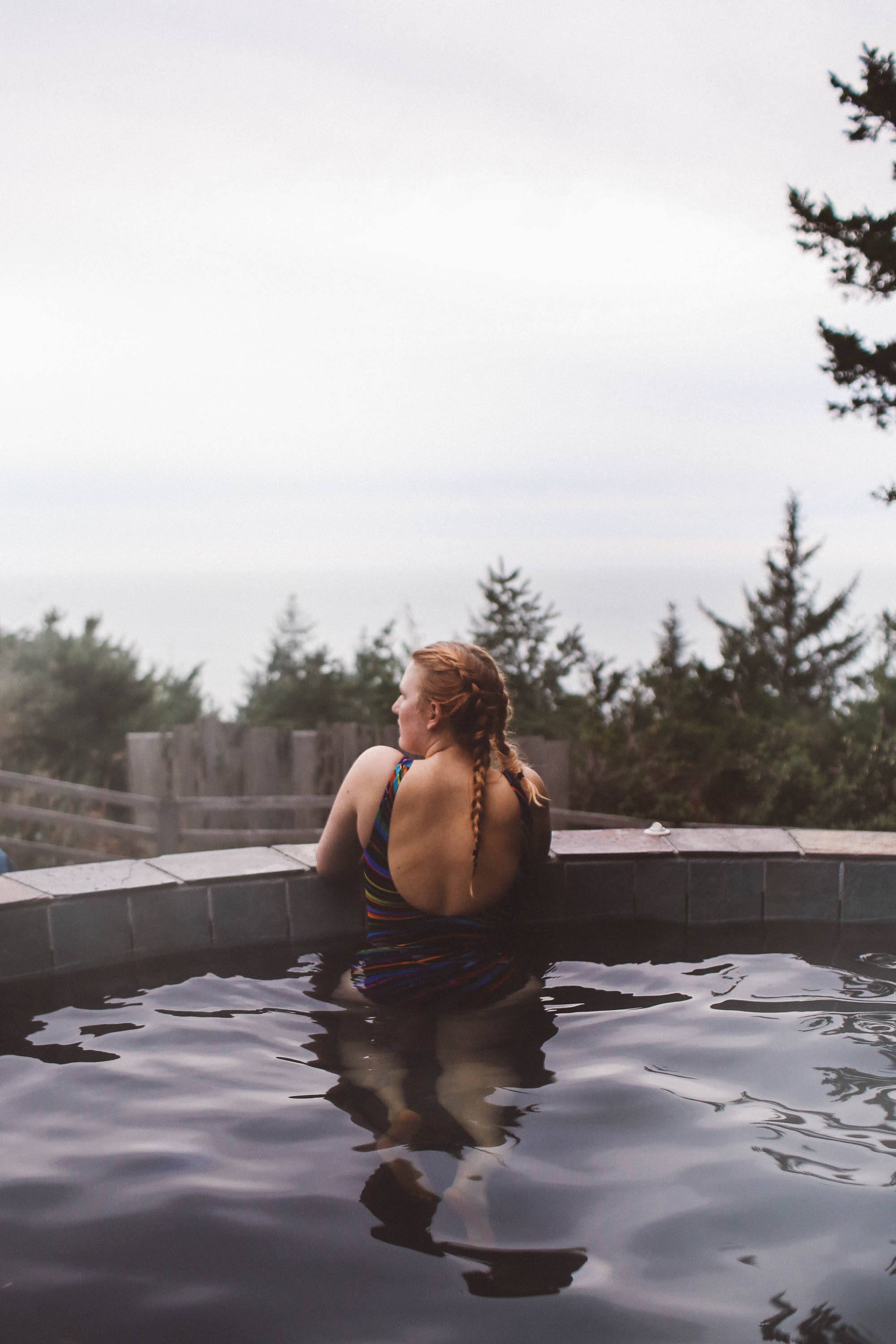 hot tub ocean view oregon woman