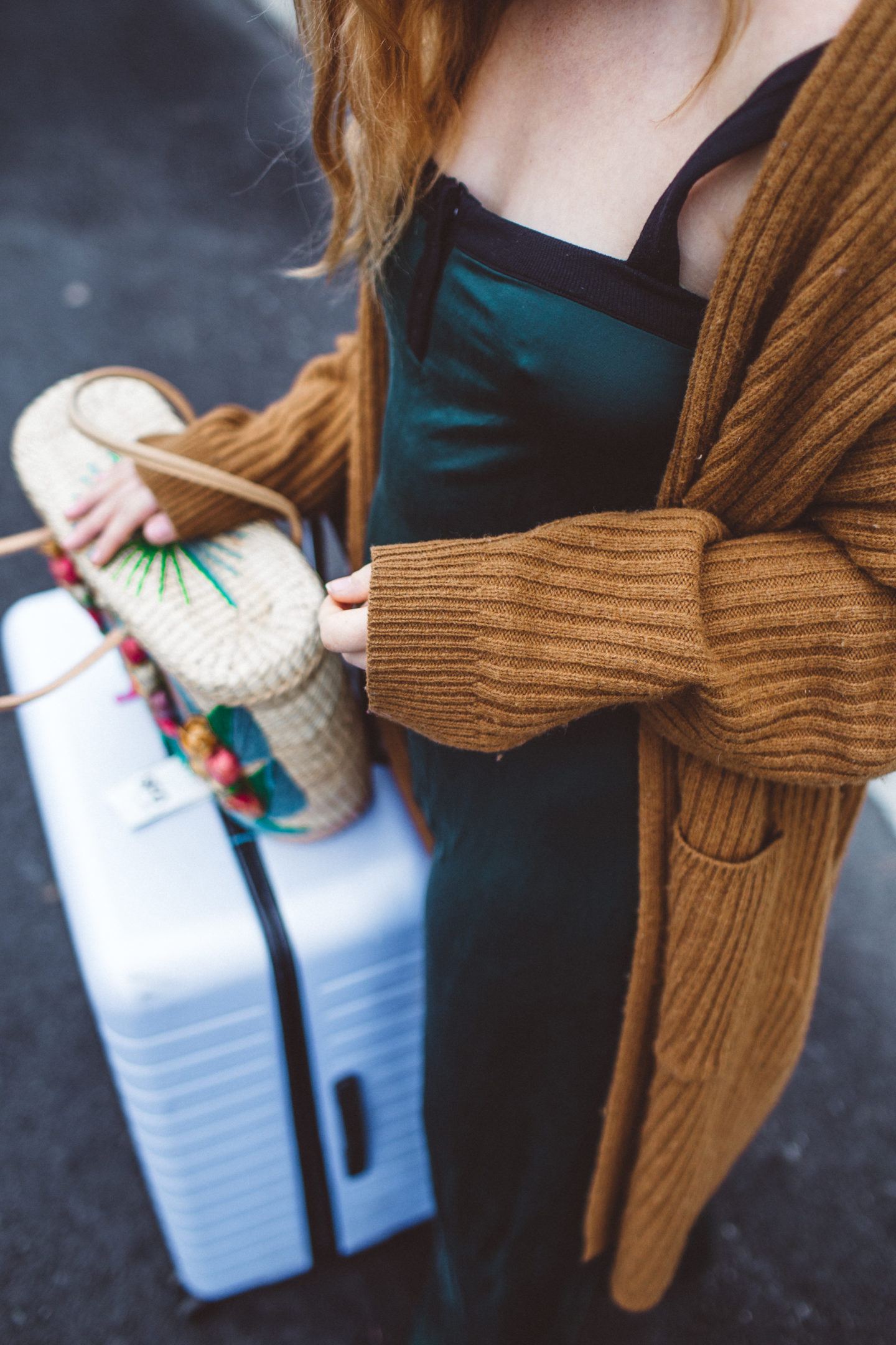 4 Stylish Airport Outfit Ideas To Look Chic AF While Traveling