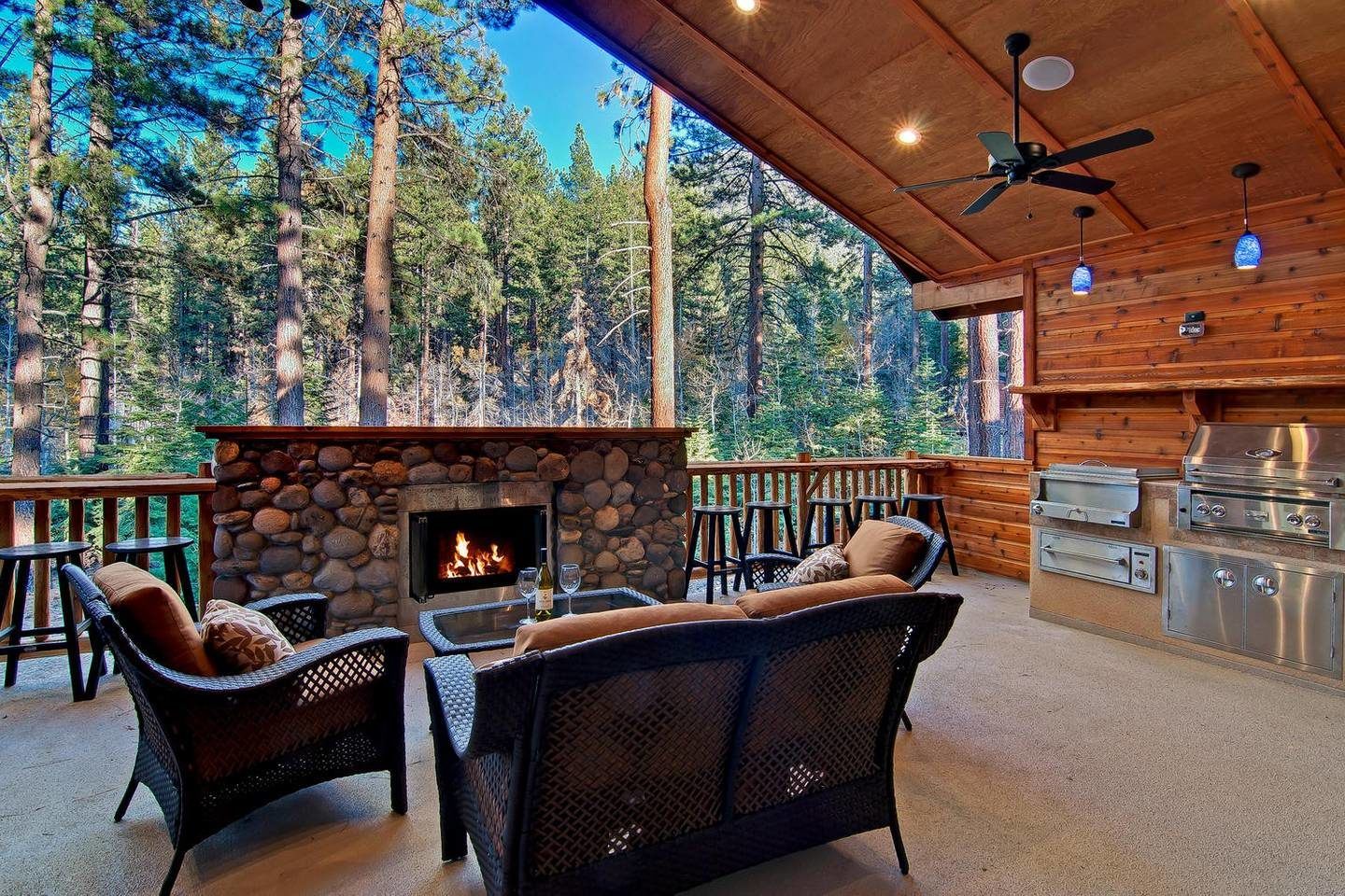 9 Cozy South Lake Tahoe Cabins To Rent For Your Ski Trip!