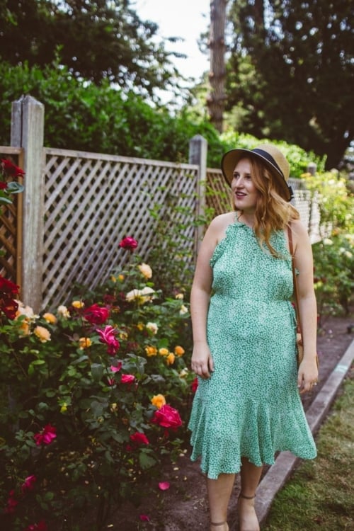 What To Wear To A Summer Backyard Wedding