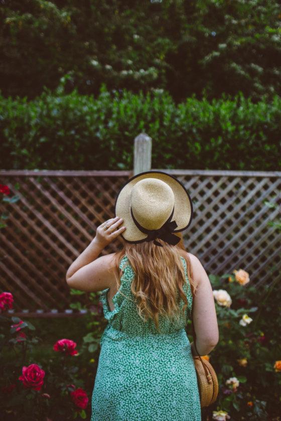 What To Wear To A Summer Backyard Wedding