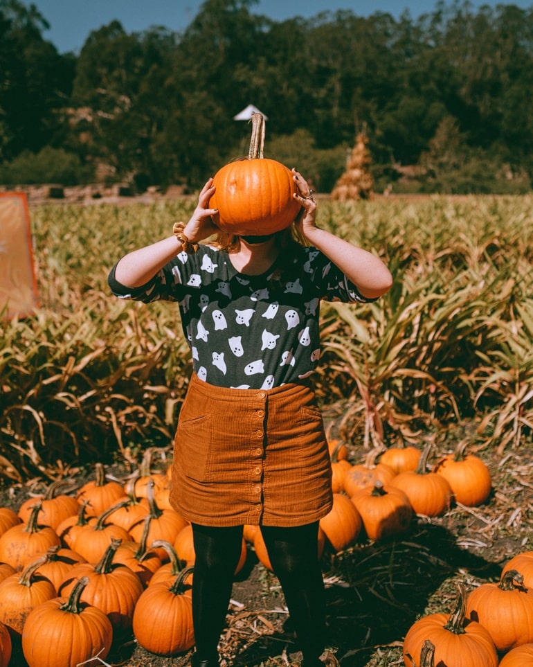 OH, MY GOURD: 15 Cutest Pumpkin Patch Outfit Ideas For Fall