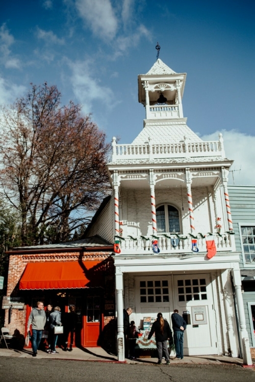 16+ Places To Spend Christmas in California For A Magical Holiday Getaway