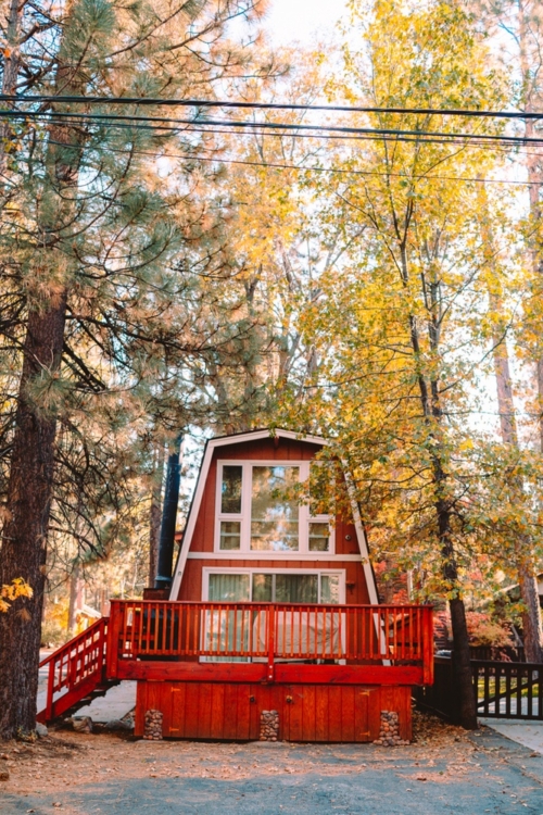 10 Cute BIG BEAR Airbnbs & Cabins For Your Mountain Getaway