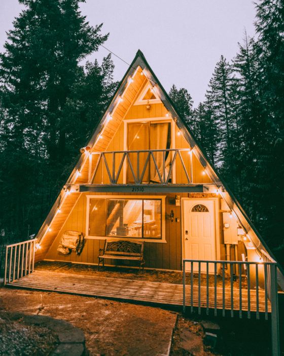 14 Best Romantic Cabins in Washington State For A Weekend Getaway