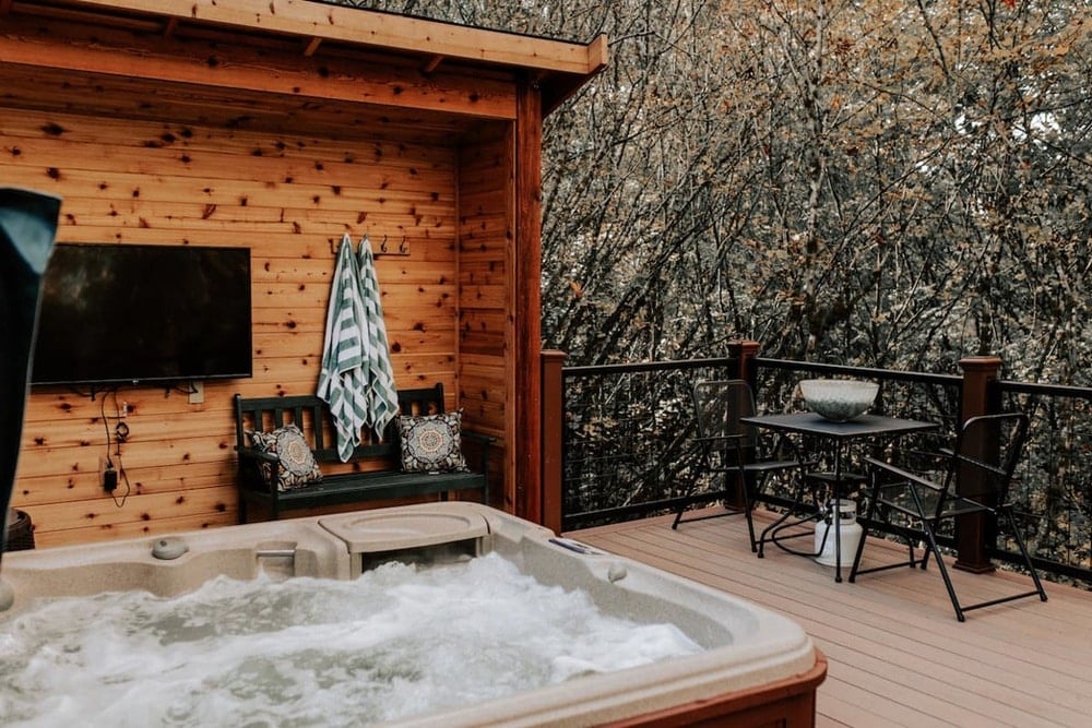 14 Best Romantic Cabins In Washington State For A Weekend Getaway 0325