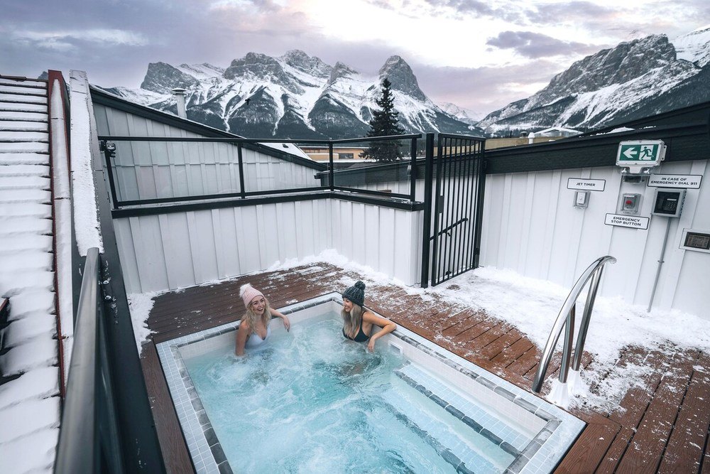 13 Cool Banff Airbnbs & Cabins For Your Mountain Vacation