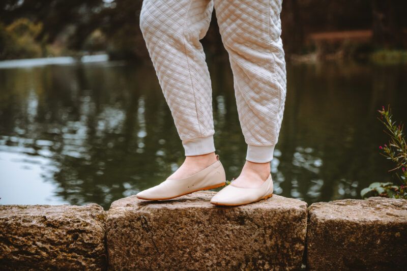 Everlane day store glove flats