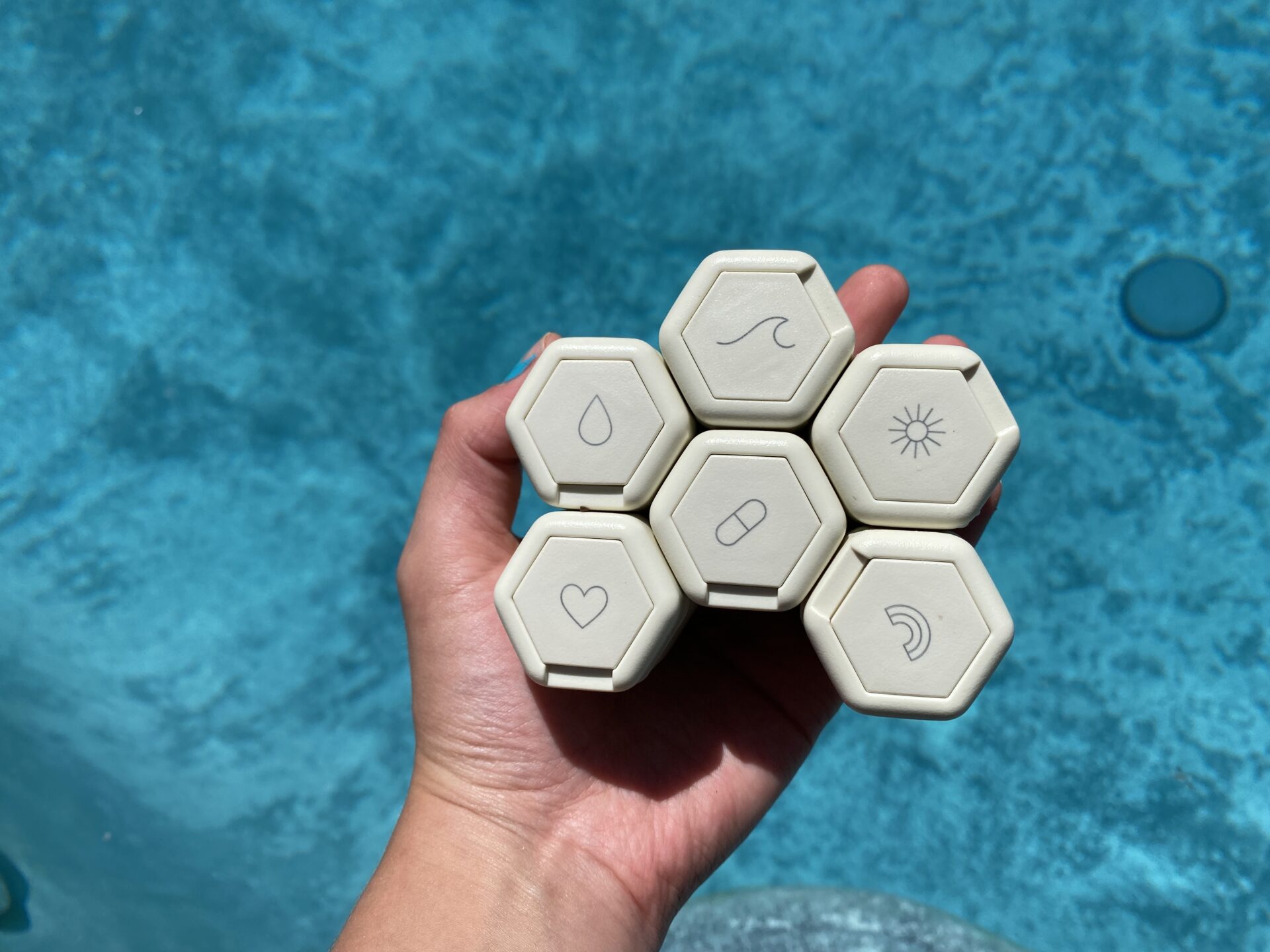 Cadence Capsules Review Why Buy The Cadence Travel Containers