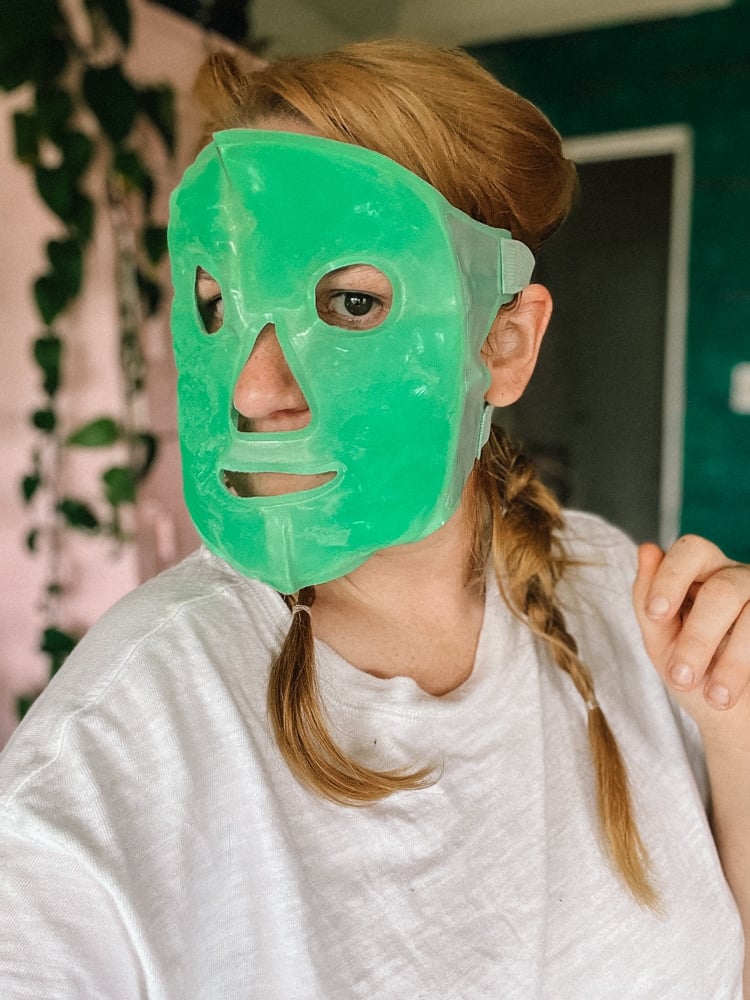 9 Benefits Of Icing Your Face & Best Ice Tools Beauty Routine