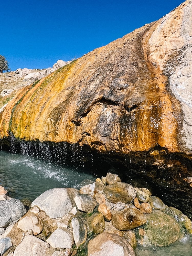 10 Must-Know Tips For Soaking In Buckeye Hot Springs Near Bridgeport