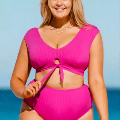 7 Best Swimsuits For Pear Shape Body Types (+ Plus Sizes!)