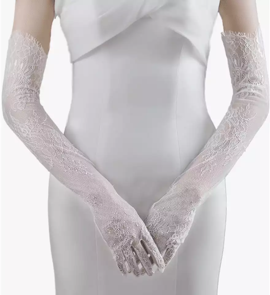AMBRE ADÈLE Lace Gloves