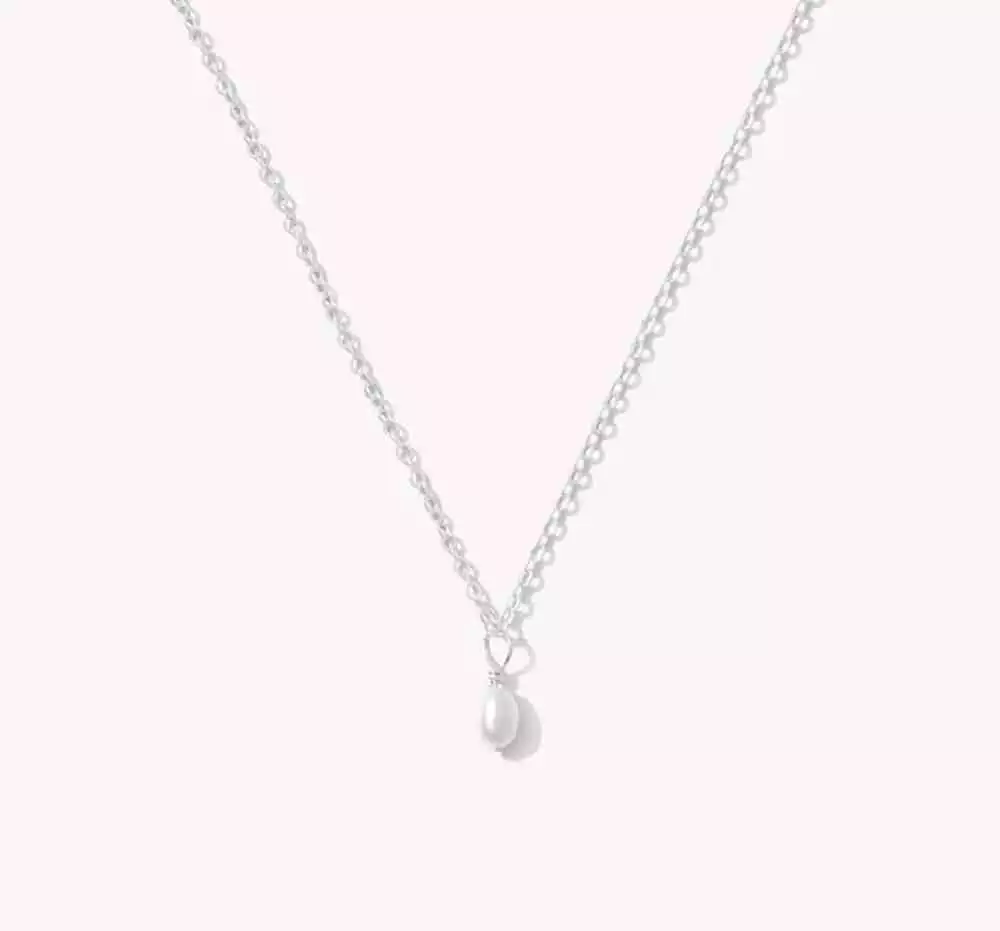 Simple & Dainty Pearl Drop Necklace