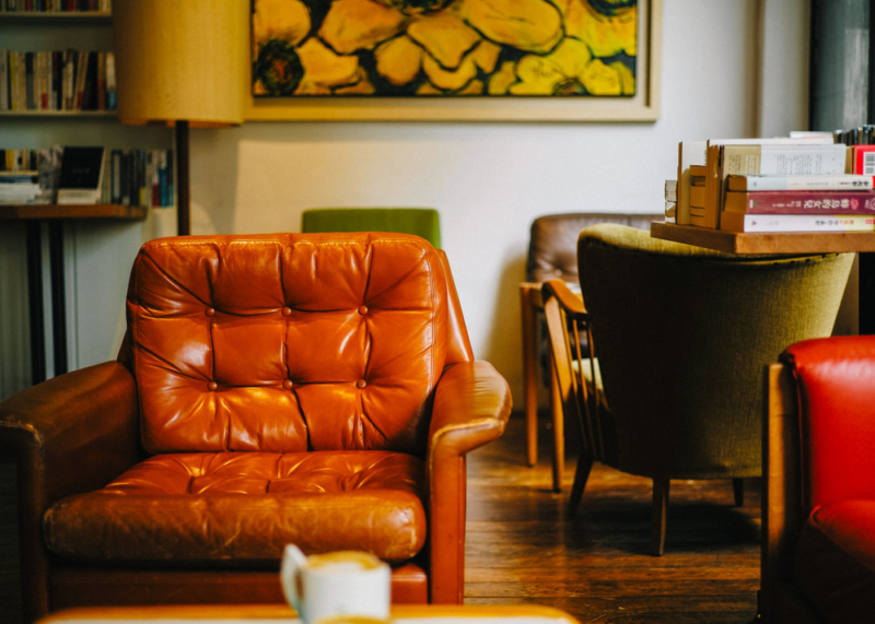 Maximize Your Space: The Best Chairs for Small Apartments